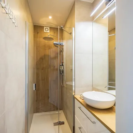 Reymonta 15 Surfingbird Apartmán *